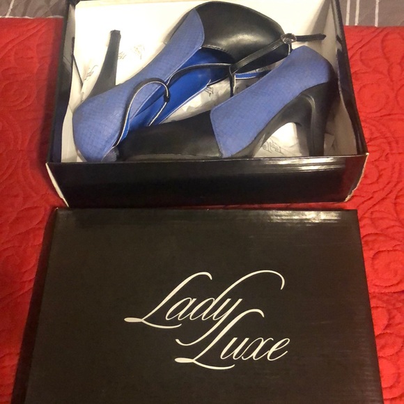 Woman’s heels - Picture 4 of 4